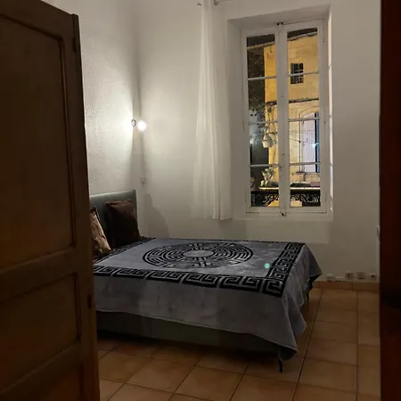 Centre Historique Apartment *